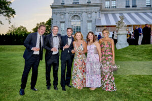 Singapore Swing Blooms at Rosecliff, Raising $80,000 for Conservation